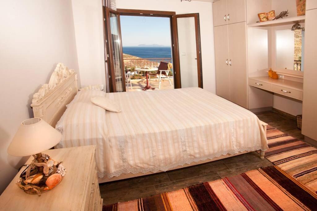 Nikis Seaside House Vila Vlichadia Exterior foto